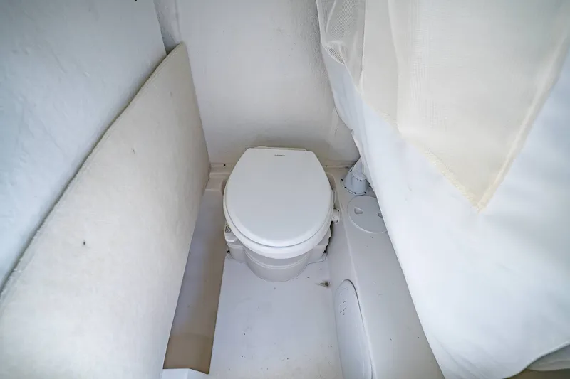 Slide: The Image of Sea Hunt Ultra 245 SE 2026 - 23