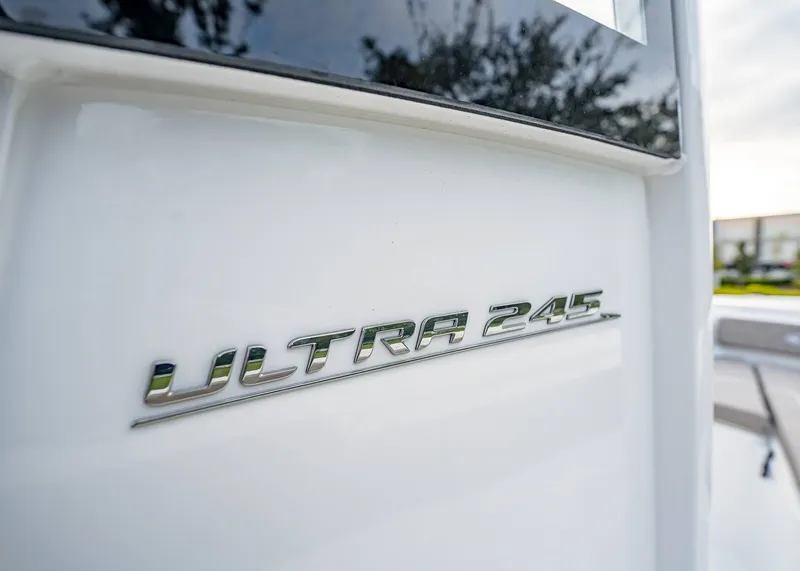 Slide: The Image of Sea Hunt Ultra 245 SE 2026 - 26