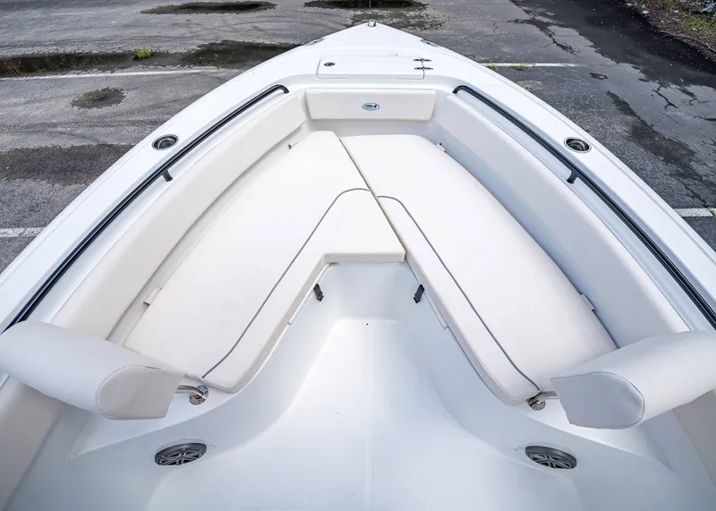 Slide: The Image of Sea Hunt Ultra 245 SE 2026 - 29