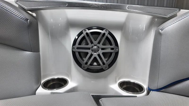 Slide: The Image of MasterCraft X46 2016 - 23