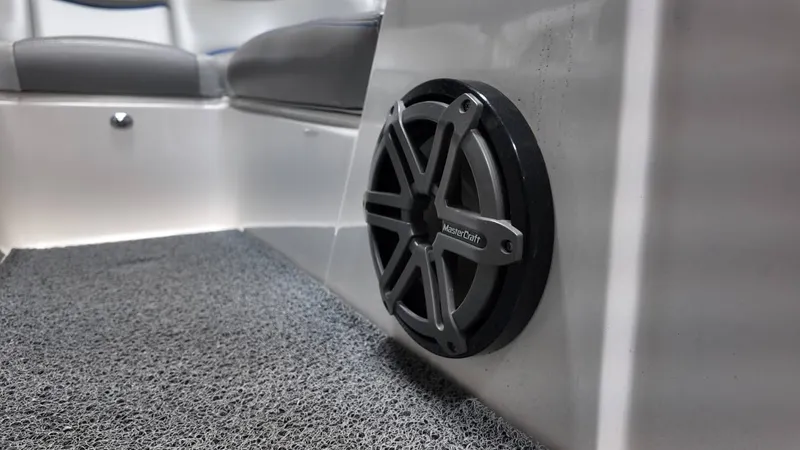 Slide: The Image of MasterCraft X46 2016 - 31