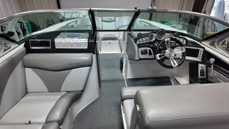 Slide: The Image of MasterCraft X46 2016 - 36