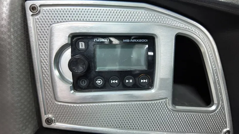 Slide: The Image of MasterCraft X46 2016 - 41