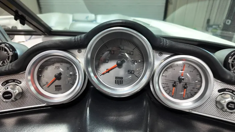 Slide: The Image of MasterCraft X46 2016 - 43