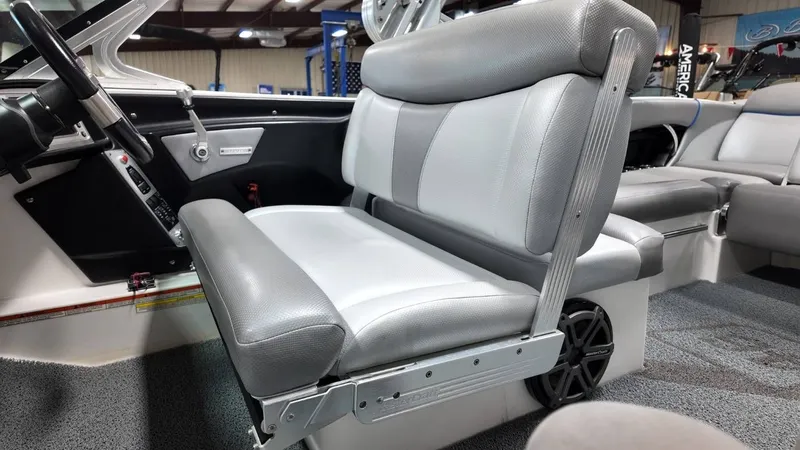 Slide: The Image of MasterCraft X46 2016 - 54