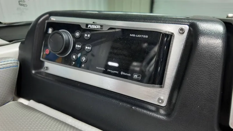 Slide: The Image of MasterCraft X46 2016 - 58