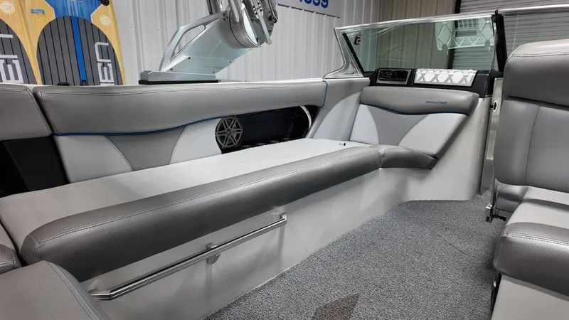 Slide: The Image of MasterCraft X46 2016 - 61