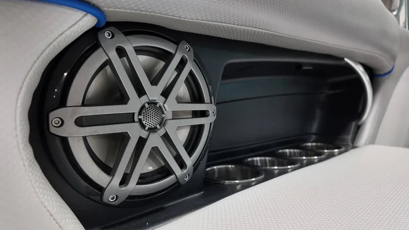 Slide: The Image of MasterCraft X46 2016 - 62