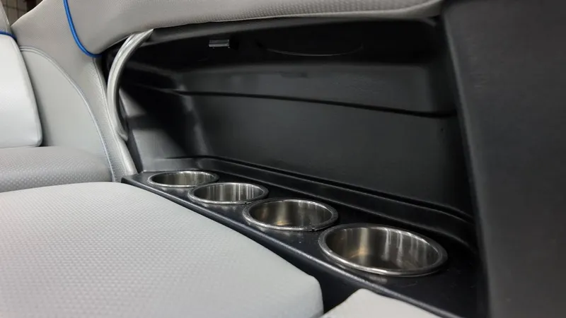 Slide: The Image of MasterCraft X46 2016 - 64