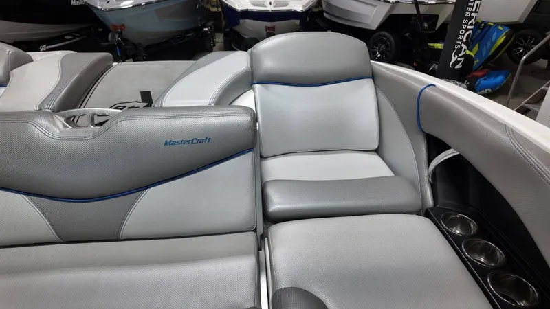 Slide: The Image of MasterCraft X46 2016 - 65