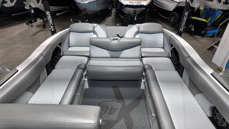 Slide: The Image of MasterCraft X46 2016 - 70