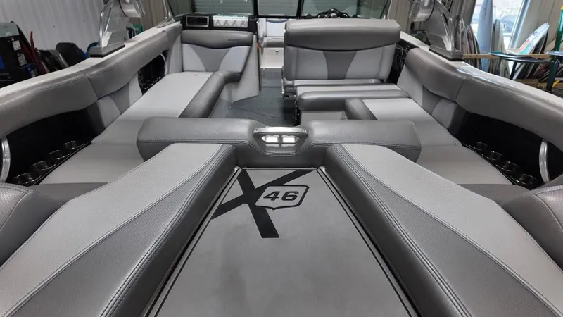 Slide: The Image of MasterCraft X46 2016 - 73