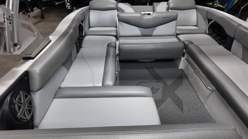 Slide: The Image of MasterCraft X46 2016 - 74