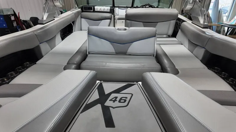 Slide: The Image of MasterCraft X46 2016 - 81