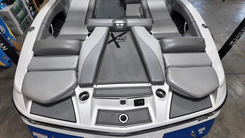 Slide: The Image of MasterCraft X46 2016 - 92
