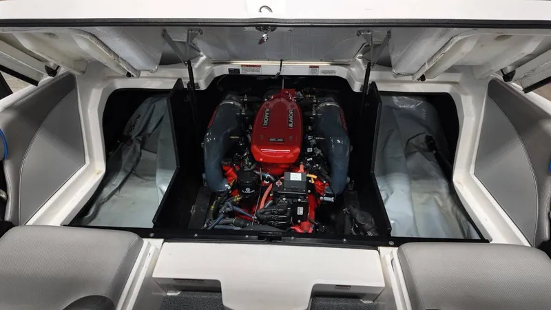 Slide: The Image of MasterCraft X46 2016 - 93