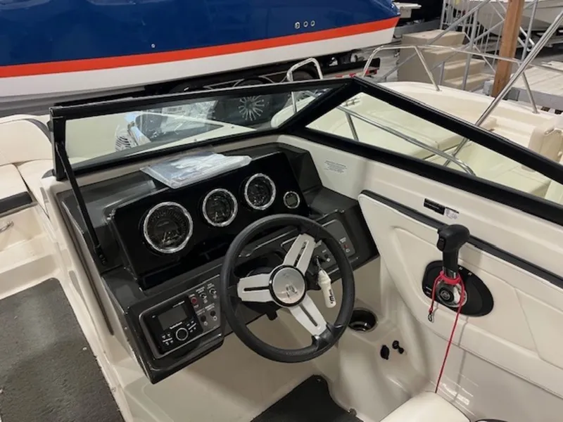 Slide: The Image of Sea Ray SPX 190 2018 - 3