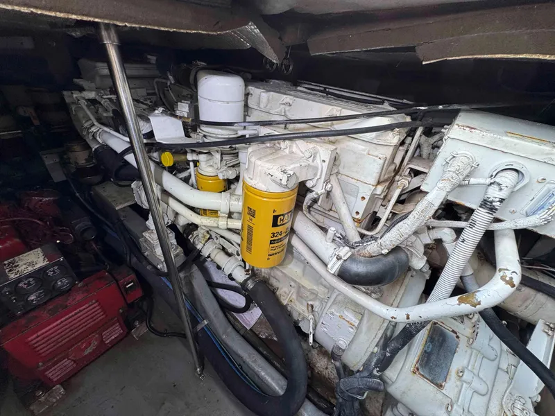 Slide: The Image of Engine compartment of a 1998 Sea Ray 440 Express Bridge yacht. - 28