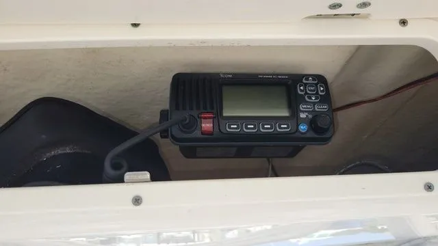 Slide: The Image of Robalo R222 2018 - 6