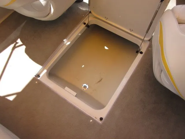 Slide: The Image of Crownline Boats 210 LS 2007 - 17