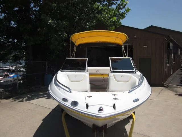 Slide: The Image of Crownline Boats 210 LS 2007 - 8