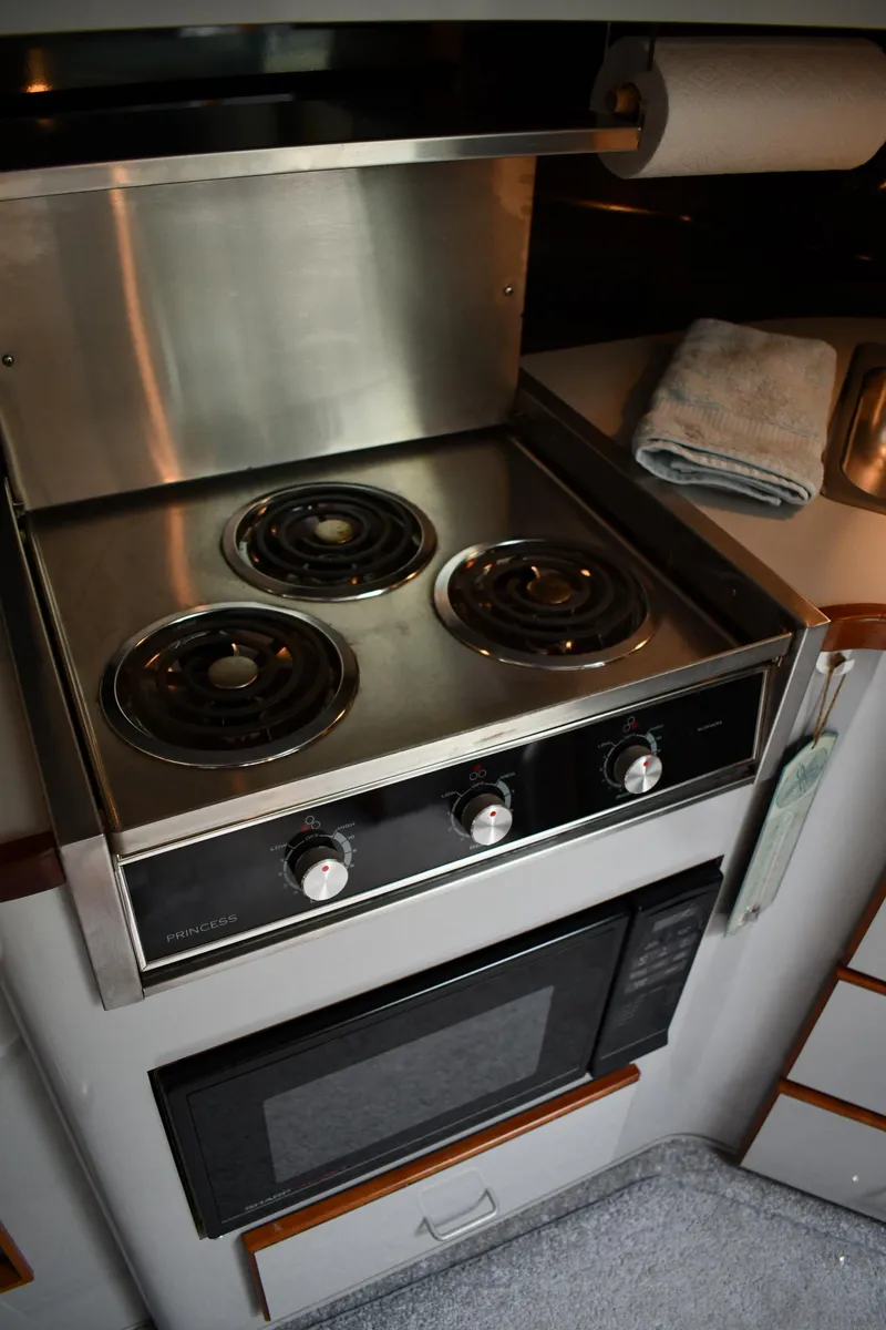 Slide: The Image of Sea Ray 390 Express Cruiser 1989 - 53