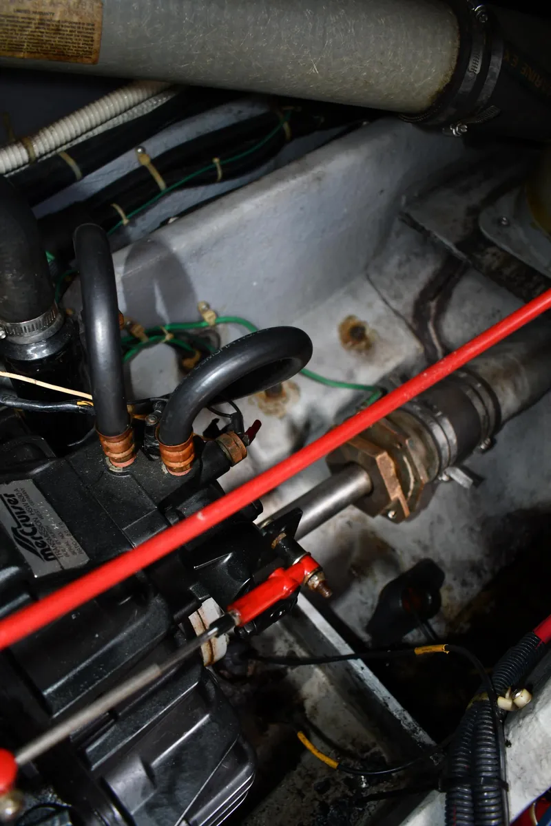 Slide: The Image of Sea Ray 390 Express Cruiser 1989 - 62