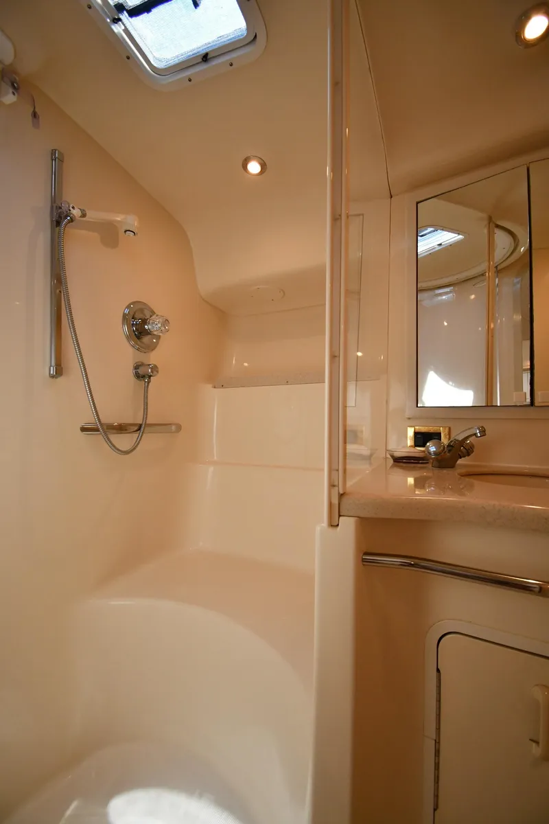 Slide: The Image of Sea Ray 400 Sundancer 1998 - 52