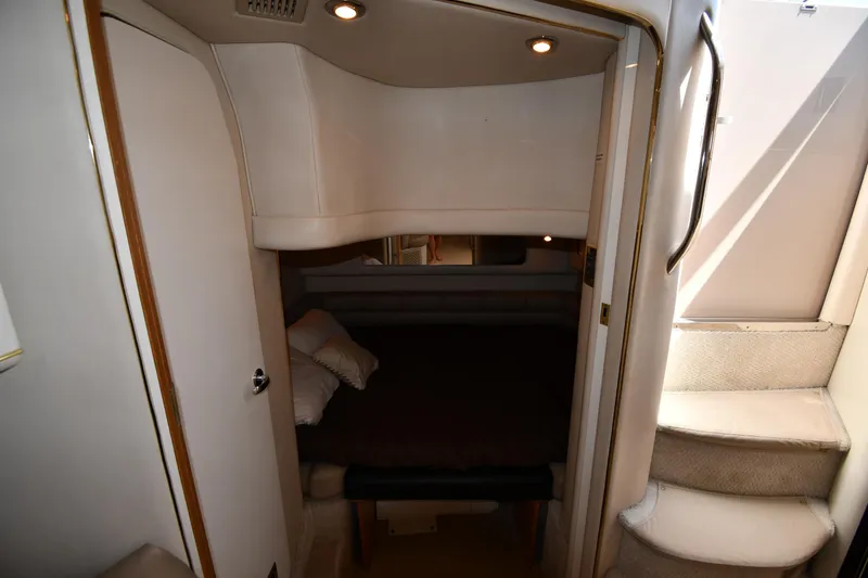 Slide: The Image of Sea Ray 400 Sundancer 1998 - 53