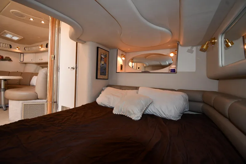 Slide: The Image of Sea Ray 400 Sundancer 1998 - 54