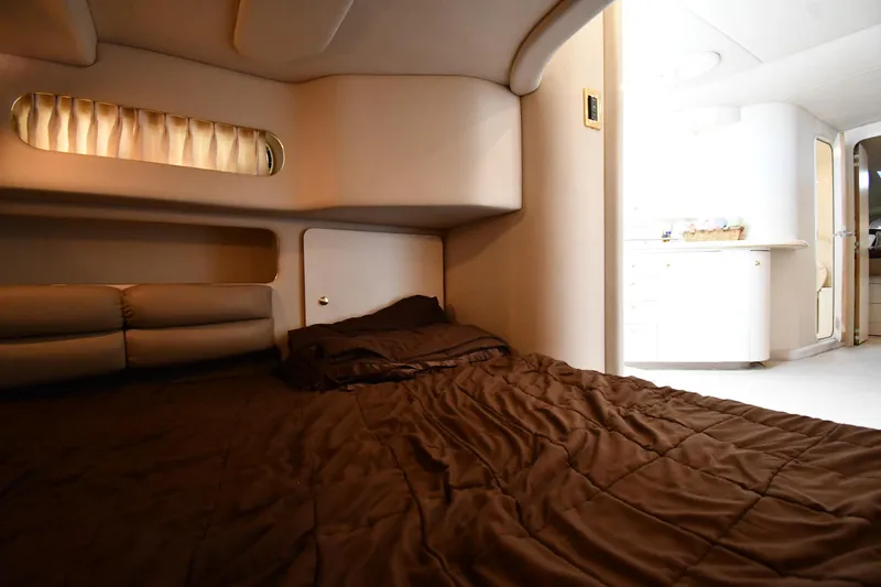 Slide: The Image of Sea Ray 400 Sundancer 1998 - 56