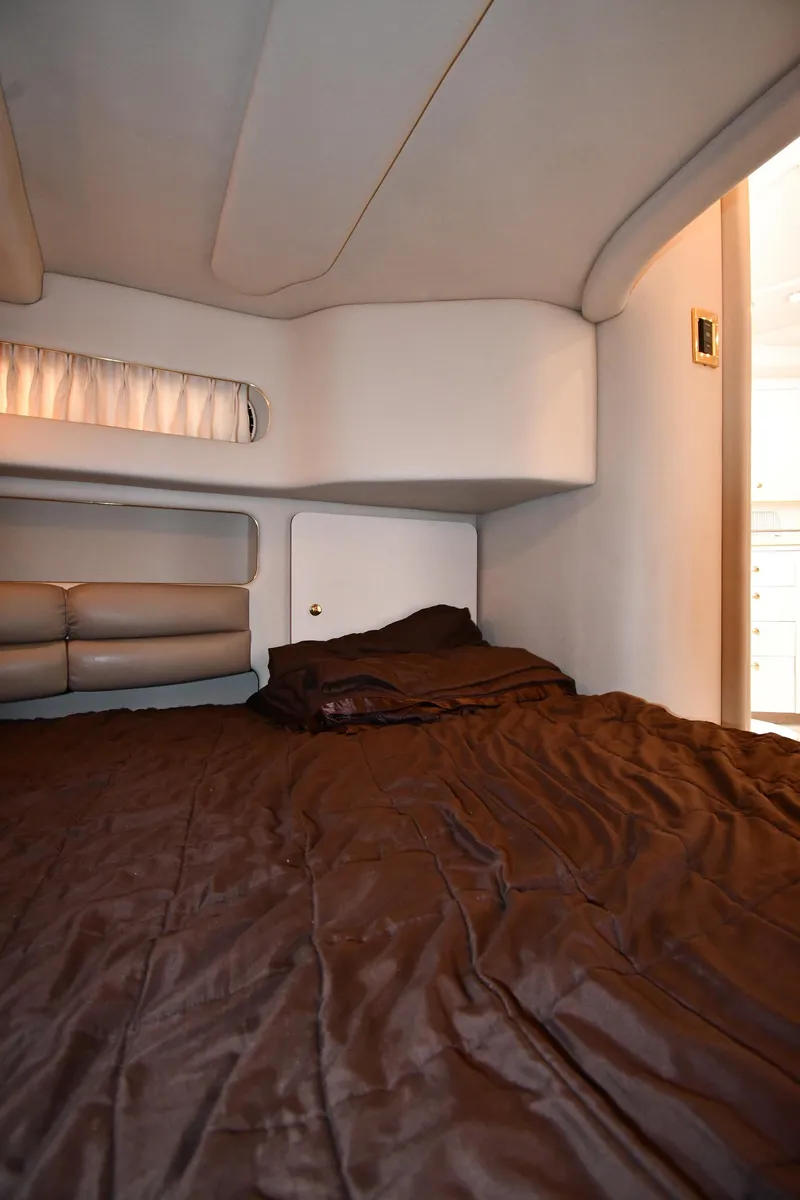 Slide: The Image of Sea Ray 400 Sundancer 1998 - 57