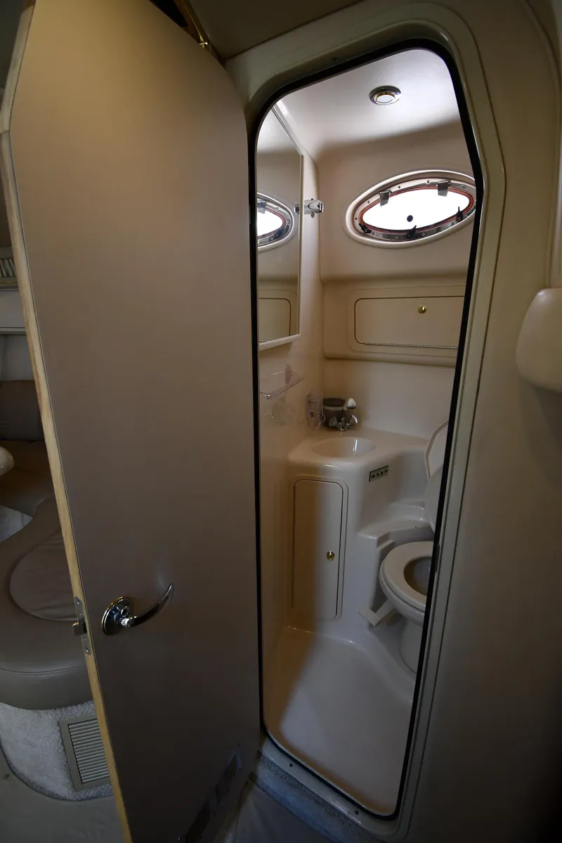 Slide: The Image of Sea Ray 400 Sundancer 1998 - 59