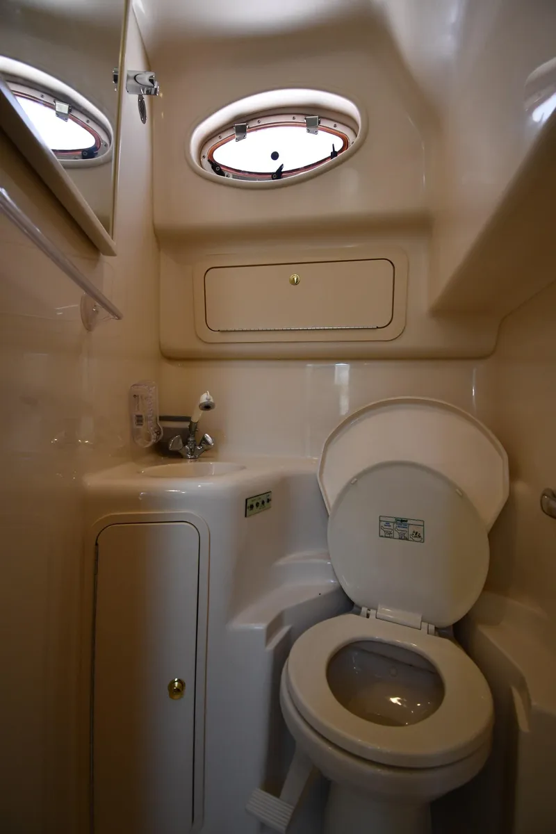 Slide: The Image of Sea Ray 400 Sundancer 1998 - 60