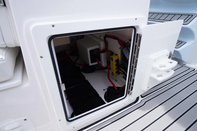 Slide: The Image of Tidewater 282 CC Adventure 2026 - 60