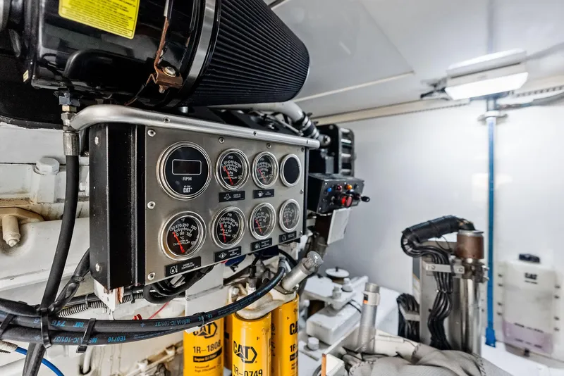 Slide: The Image of Bertram 570 2004 - 54