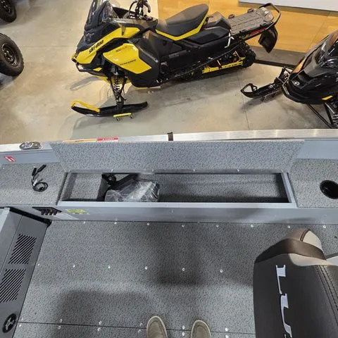 Slide: The Image of Lund 1400 Fury Tiller 2026 - 7