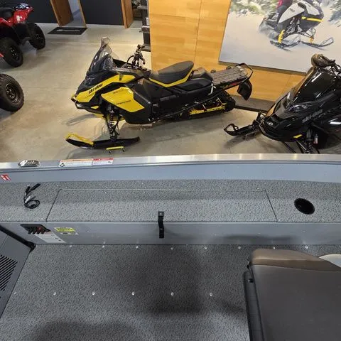 Slide: The Image of Lund 1400 Fury Tiller 2026 - 8