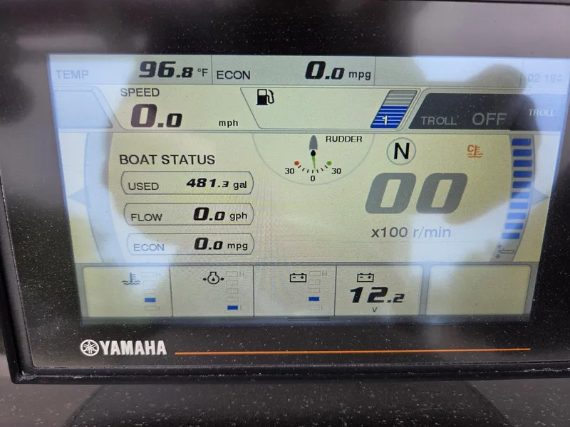 Slide: The Image of Yamaha display showing boat status and metrics for Bennington QX 25 Sport, 2020 model. - 14
