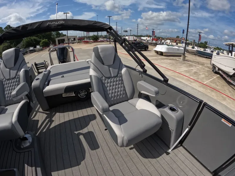 Slide: The Image of Avalon CAT VRB25T 2025 - 13