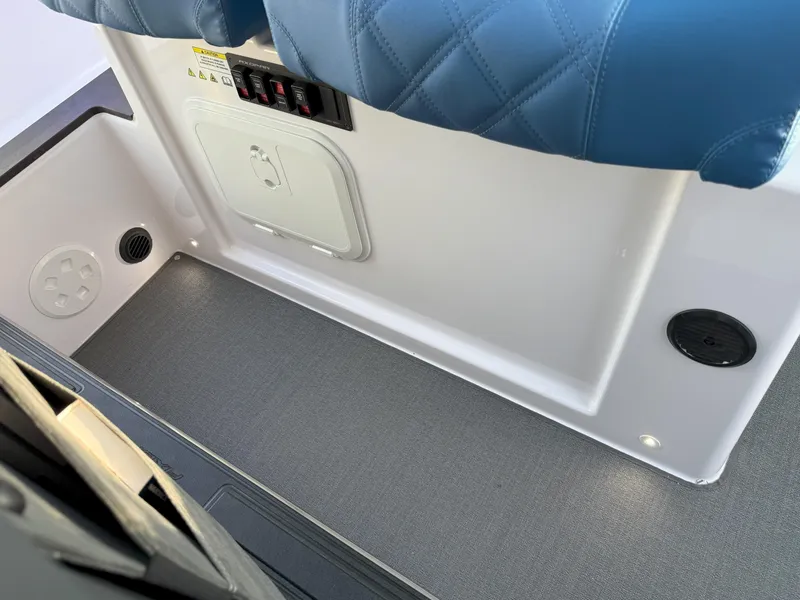 Slide: The Image of Axopar Cross Cabin 2024 - 56