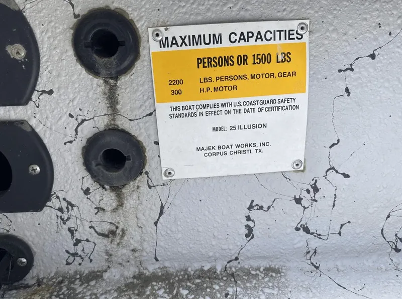 Slide: The Image of Majek 25 ILLUSION 2022 - 5