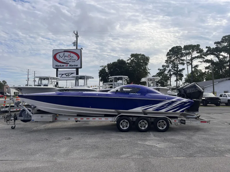 The Image of 2018 Lavey Craft 28 EVO boat on trailer at Marker 17 Marine dealership. - 1