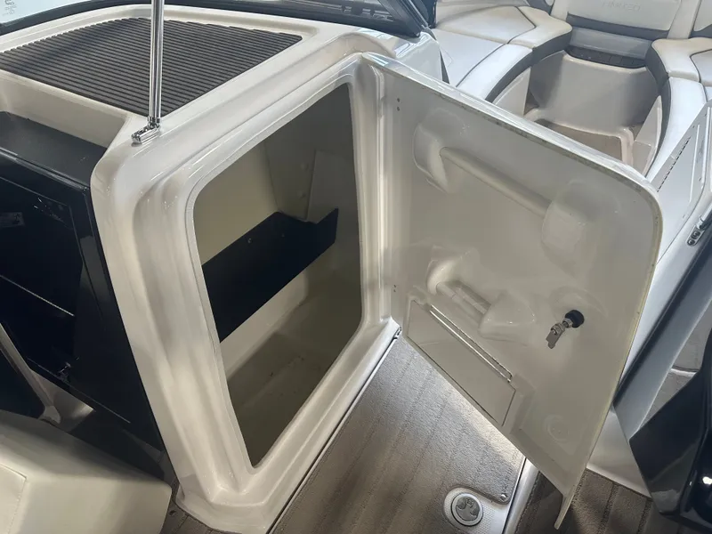 Slide: The Image of Yamaha 242 Limited S 2016 - 21