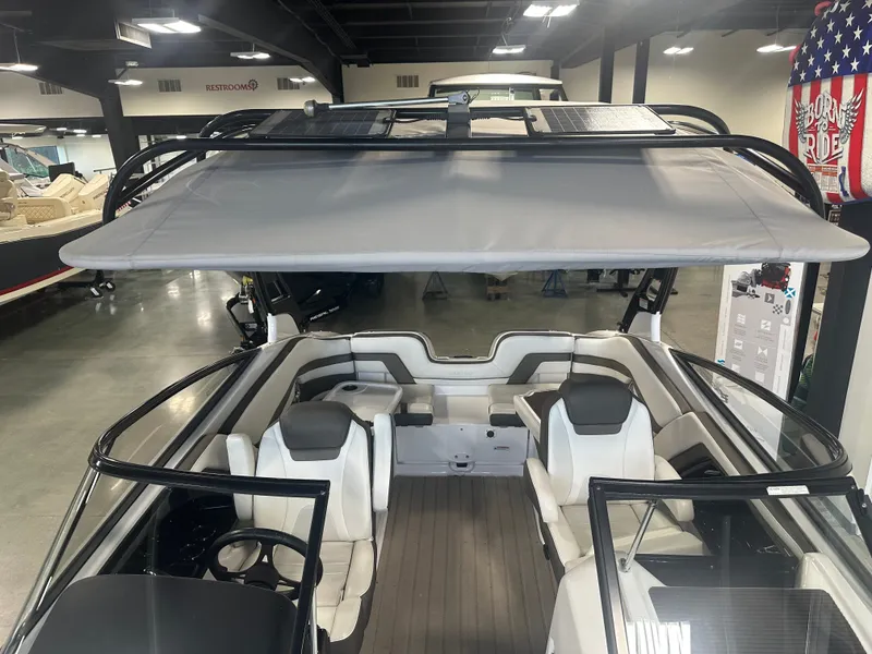 Slide: The Image of Yamaha 242 Limited S 2016 - 22