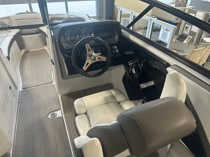 Slide: The Image of Yamaha 242 Limited S 2016 - 9