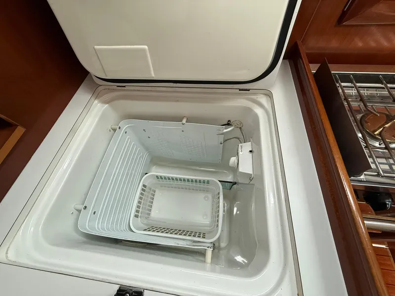 Slide: The Image of Beneteau 393 2003 - 50