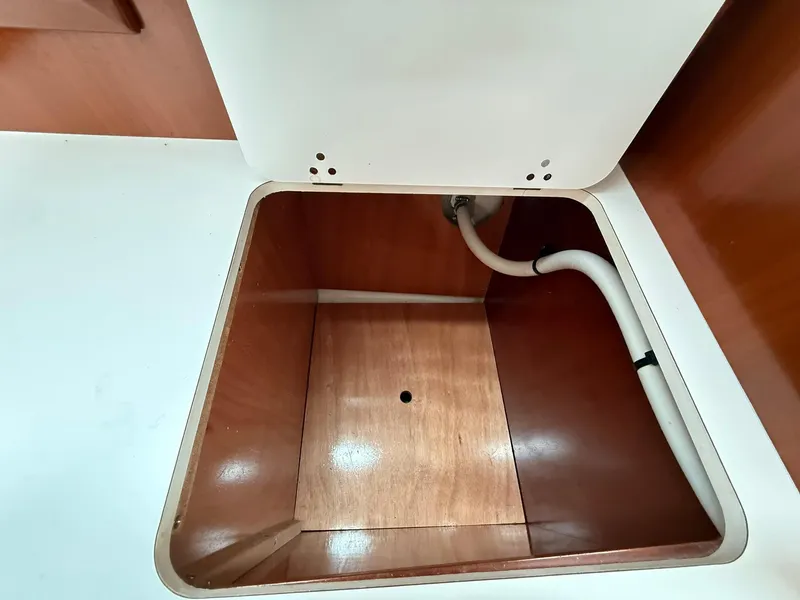 Slide: The Image of Beneteau 393 2003 - 52