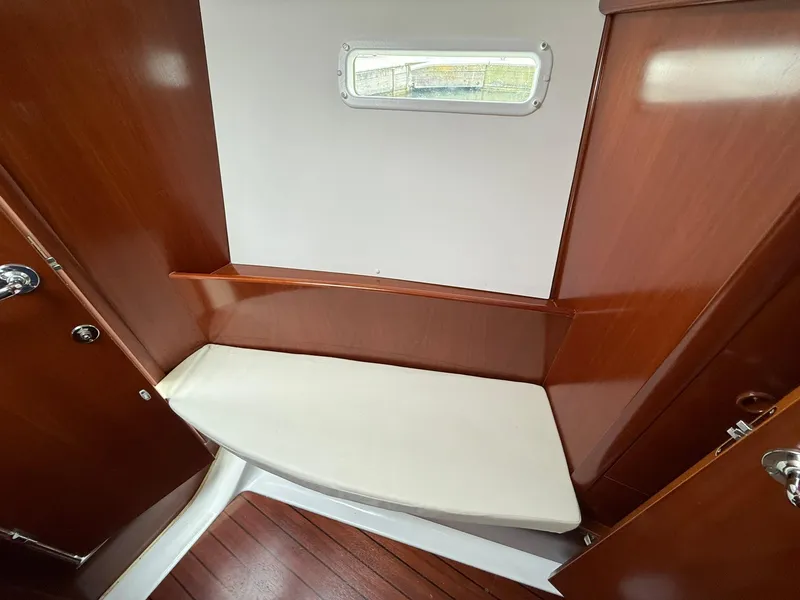 Slide: The Image of Beneteau 393 2003 - 53
