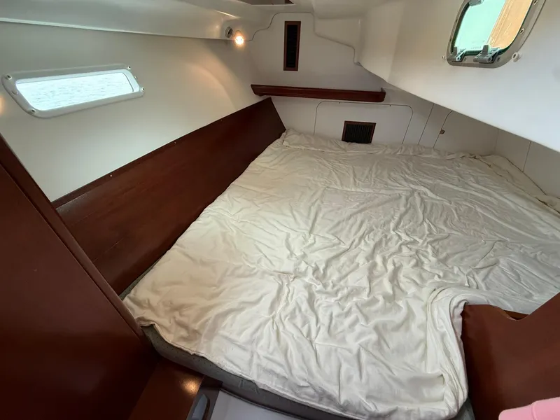 Slide: The Image of Beneteau 393 2003 - 54
